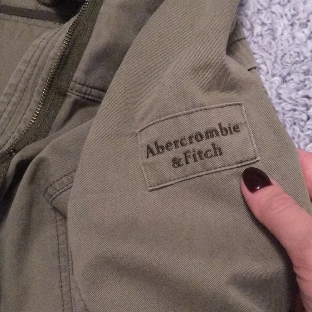 A&F green hooded utility jacket - Picture 7 of 7
